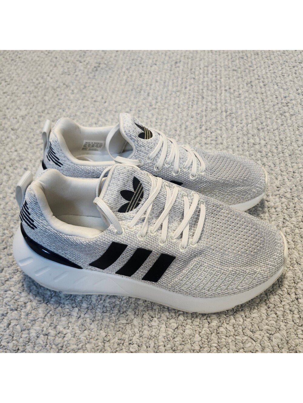 Adidas Swift Run 22 Sneakers Size 6 Gray White Black Lace Up Size 6.5